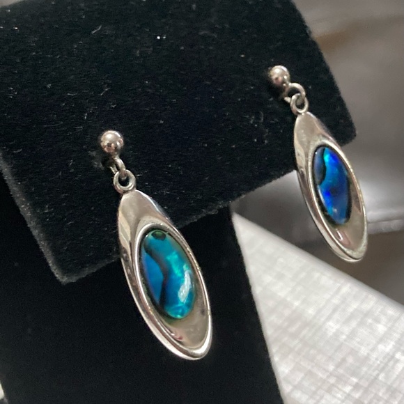 Silver-tone abalone pierced earrings - Picture 2 of 4